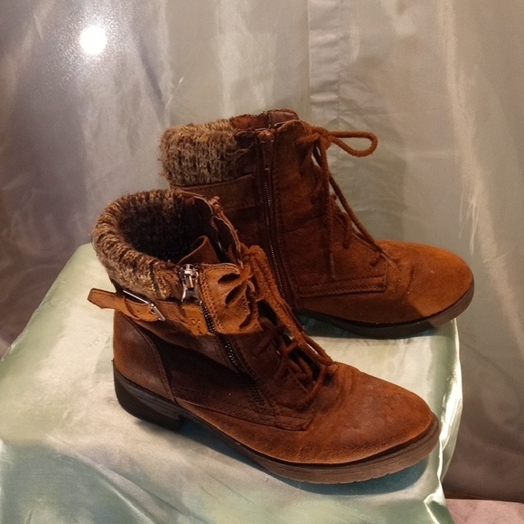 Faded Glory Chestnut Lace-Up Faux-Fur Ankle Boots - Picture 4 of 5